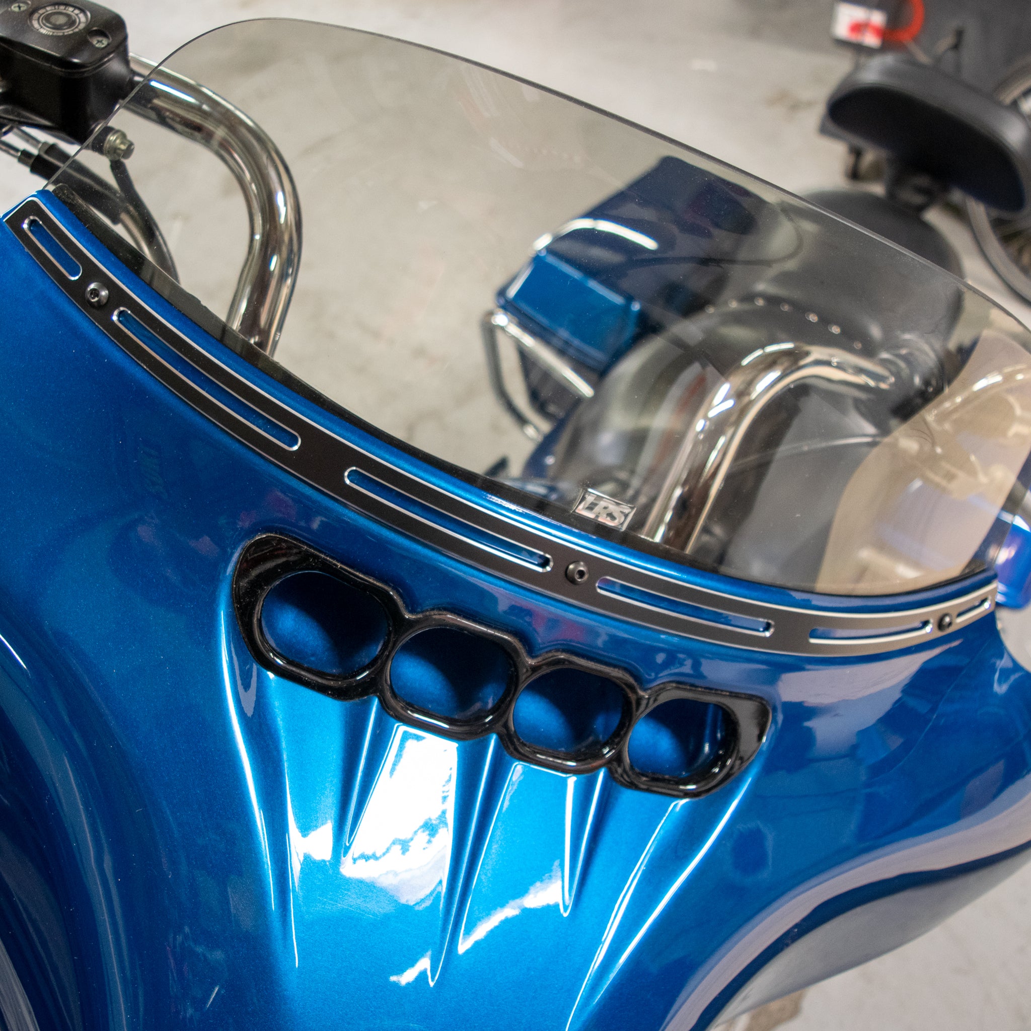 rinrin様ロシアンブロードテールミンクトリム&ロシアンブロードテールオーダー slotted-contrast-blue-fairing-